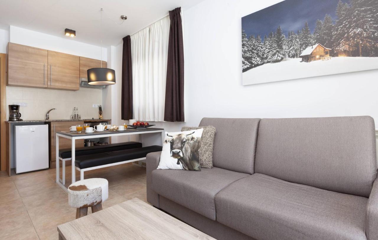 Apartamentos Segle XX รันซอล ภายนอก รูปภาพ