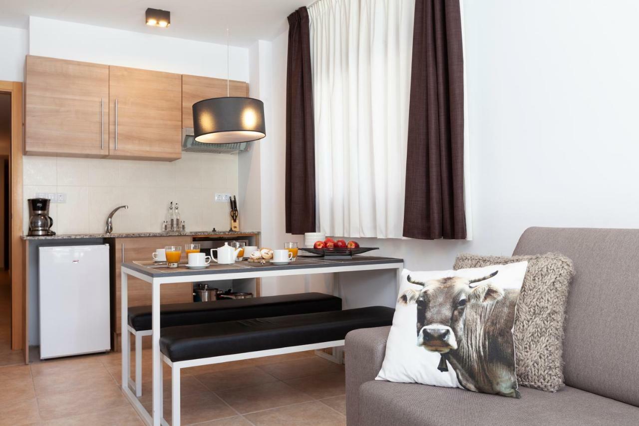 Apartamentos Segle XX รันซอล ภายนอก รูปภาพ